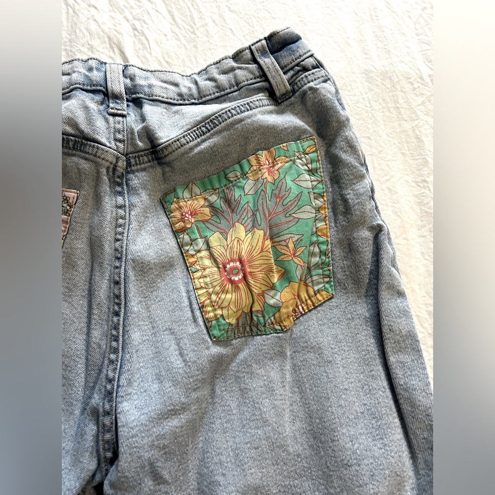 Womens High Rise Dad Jean - Picture 3 of 5